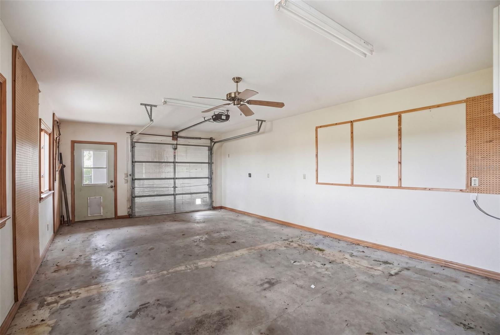 W7884689 Property Photo