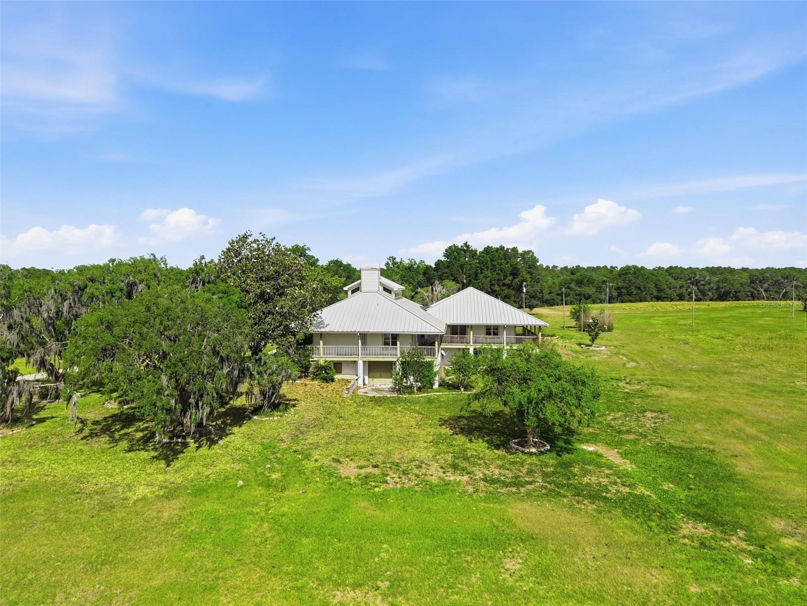 W7884689 Property Photo