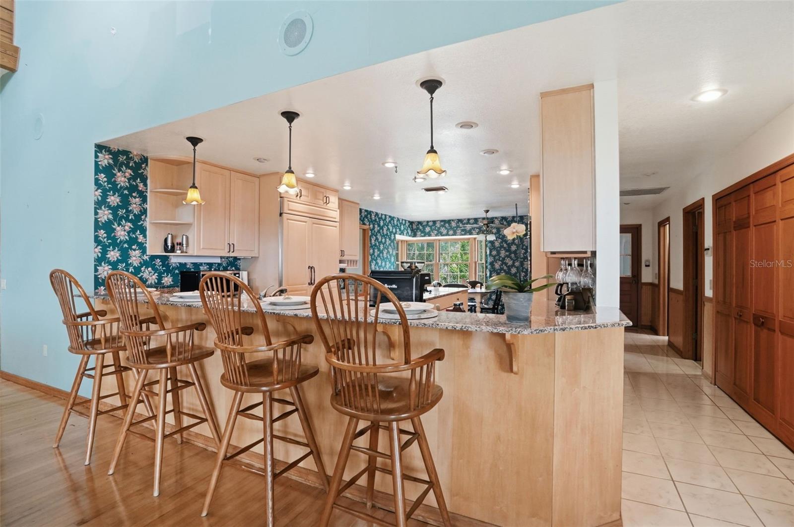 W7884689 Property Photo