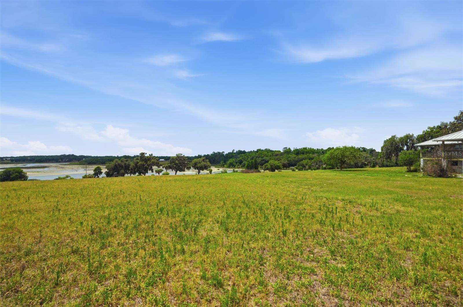 W7884689 Property Photo