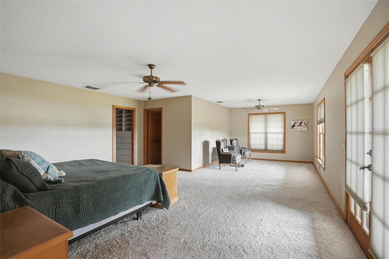 W7884689 Property Photo