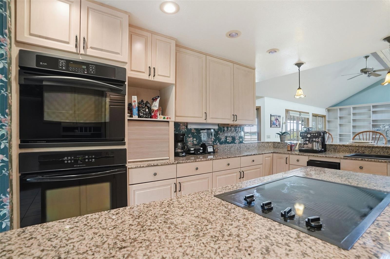 W7884689 Property Photo