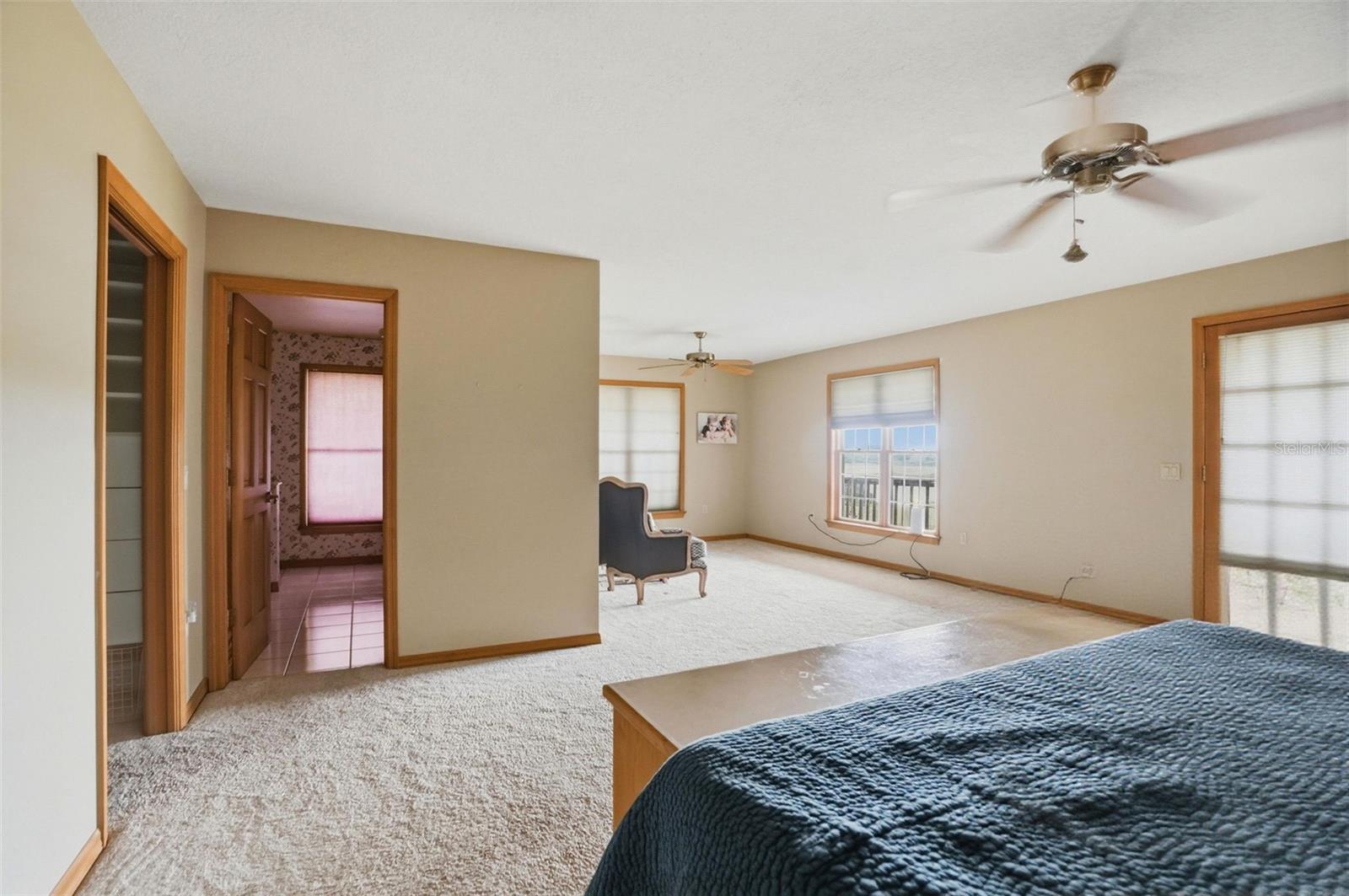 W7884689 Property Photo