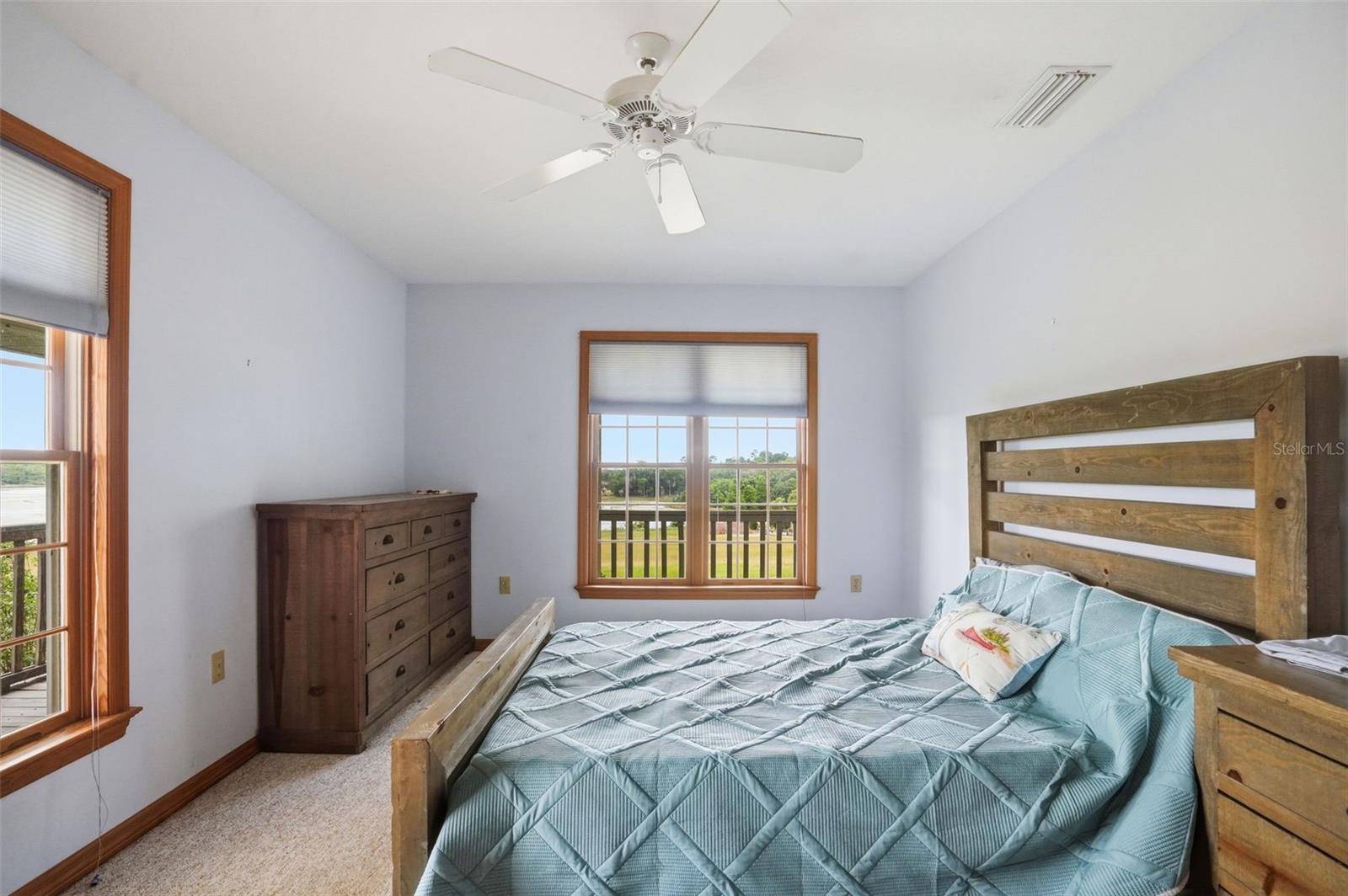W7884689 Property Photo