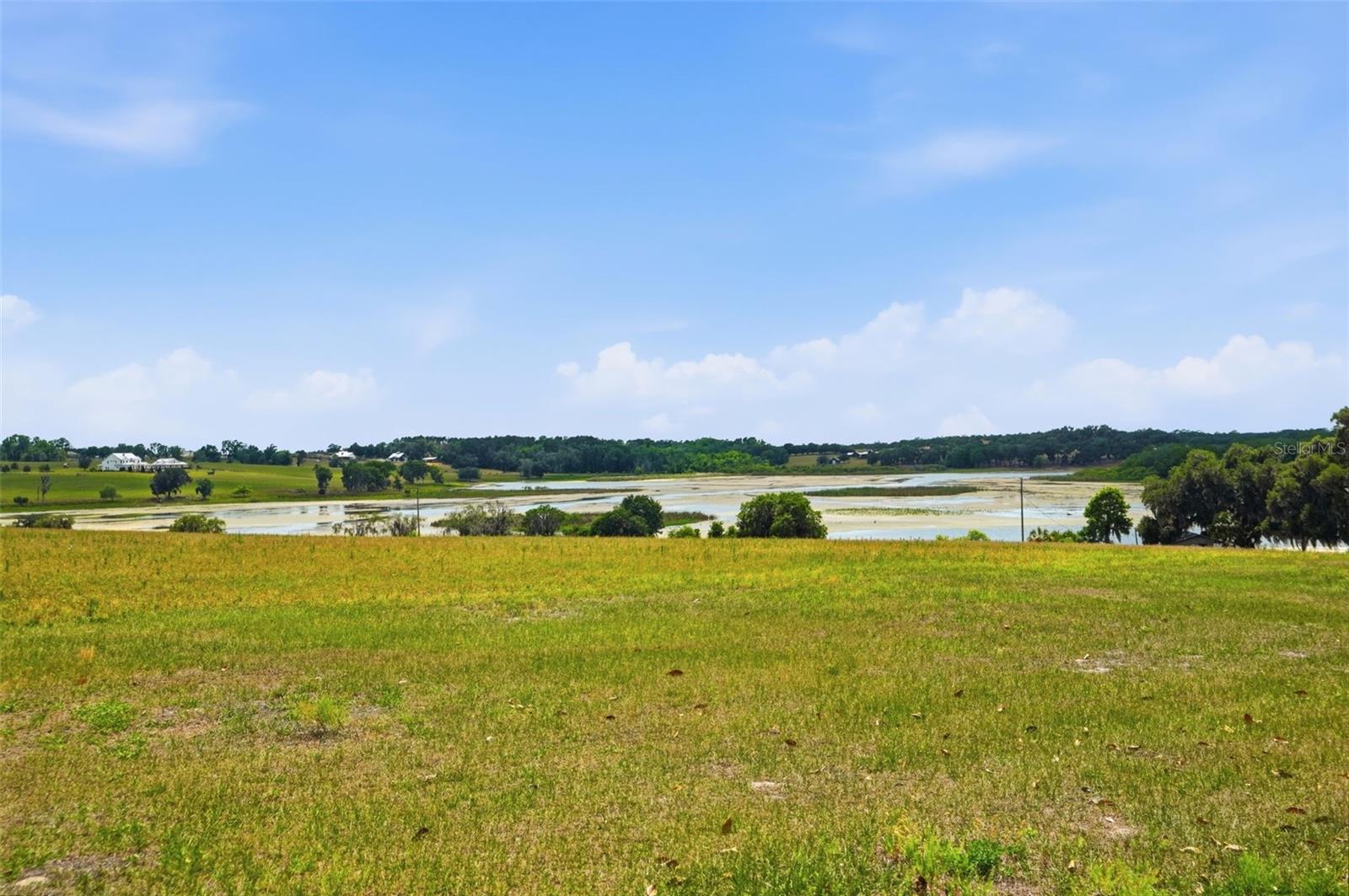 W7884689 Property Photo