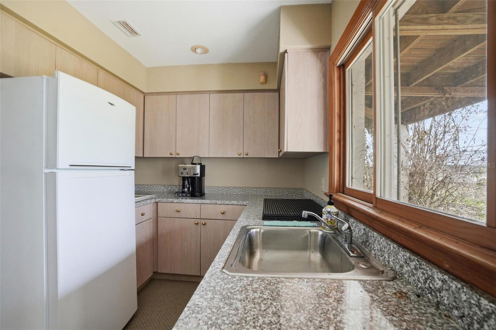W7884689 Property Photo