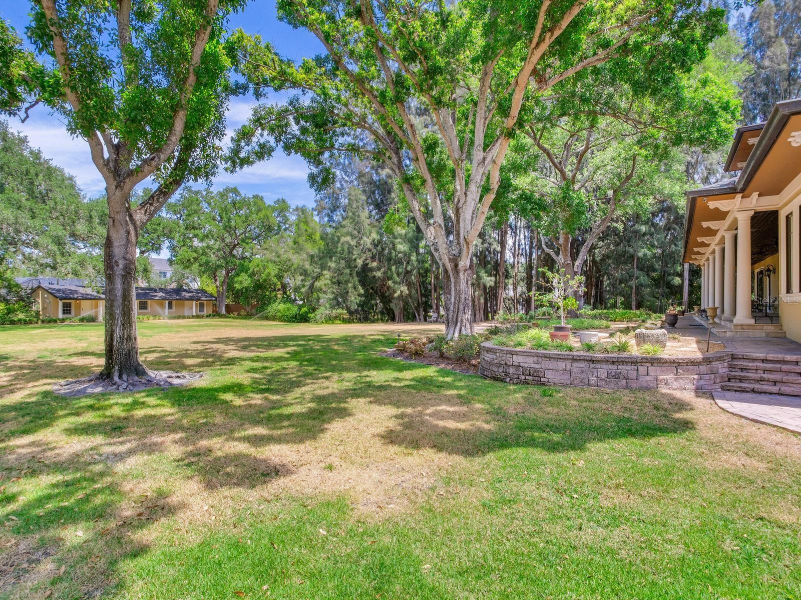 TB8495998 Property Photo
