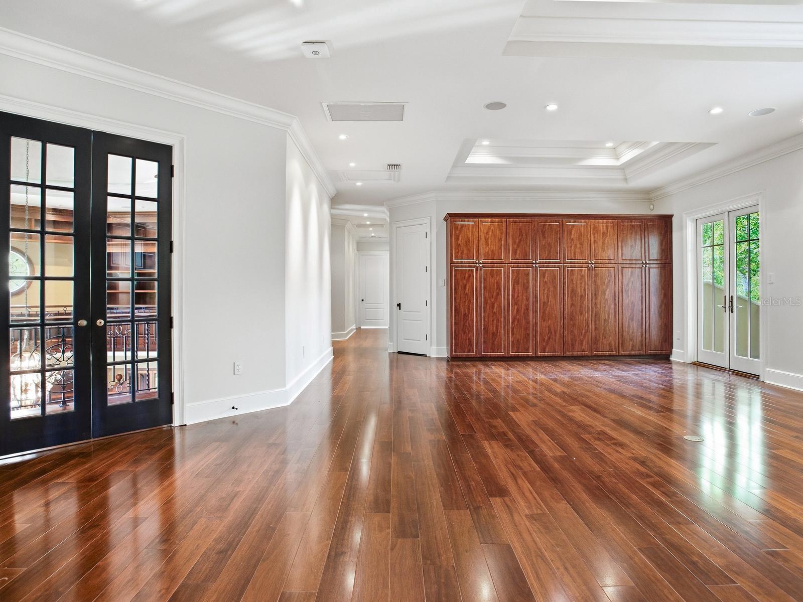 TB8495998 Property Photo