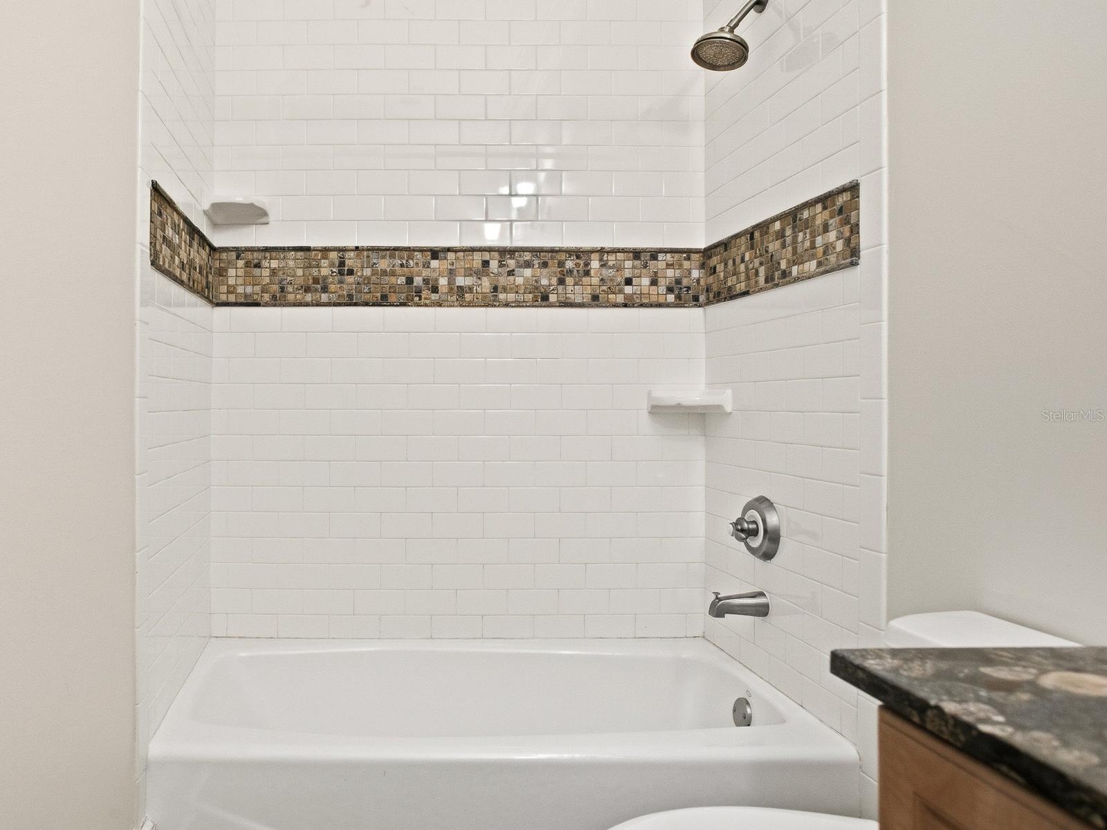 TB8495998 Property Photo