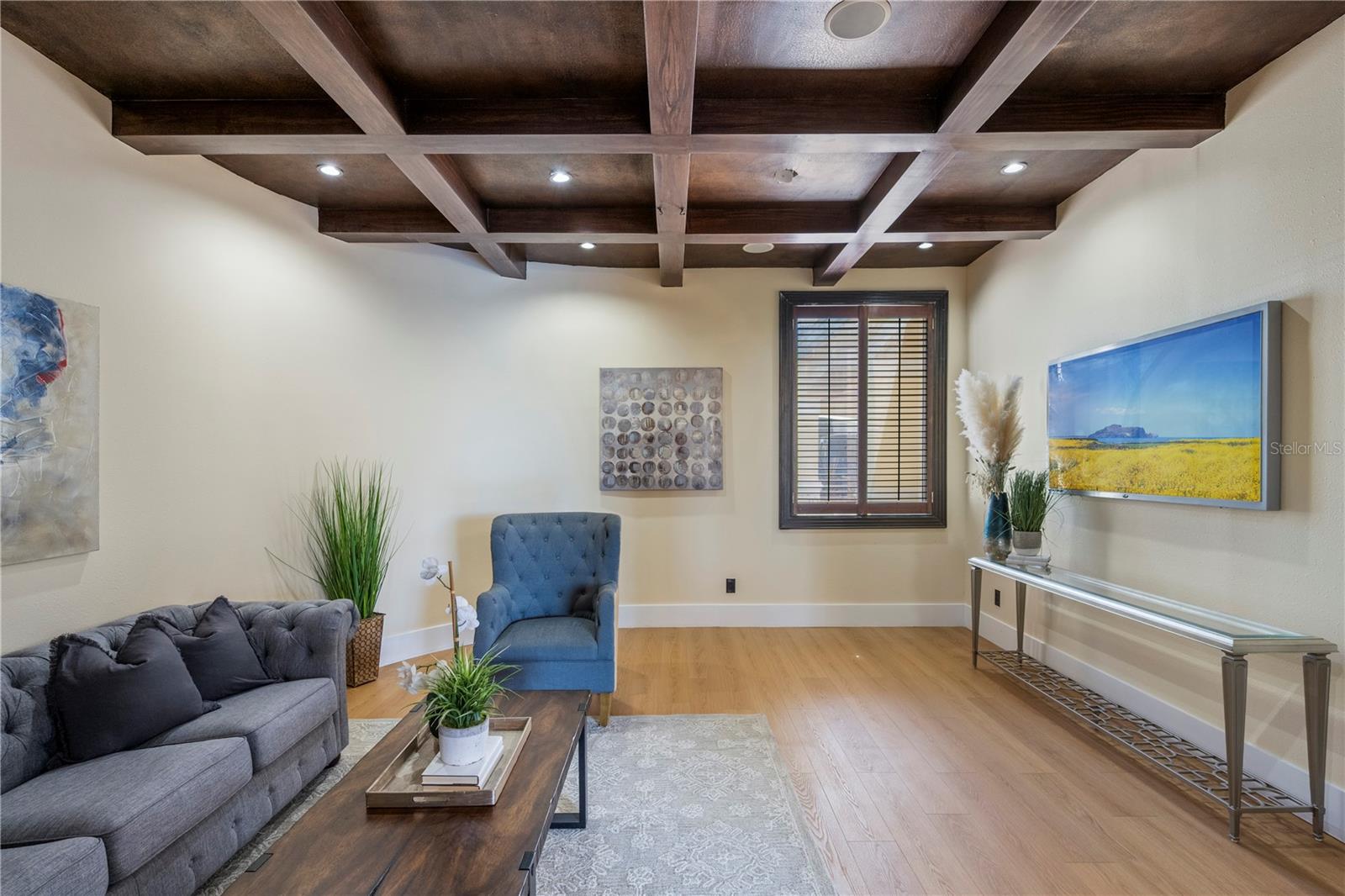O6397850 Property Photo