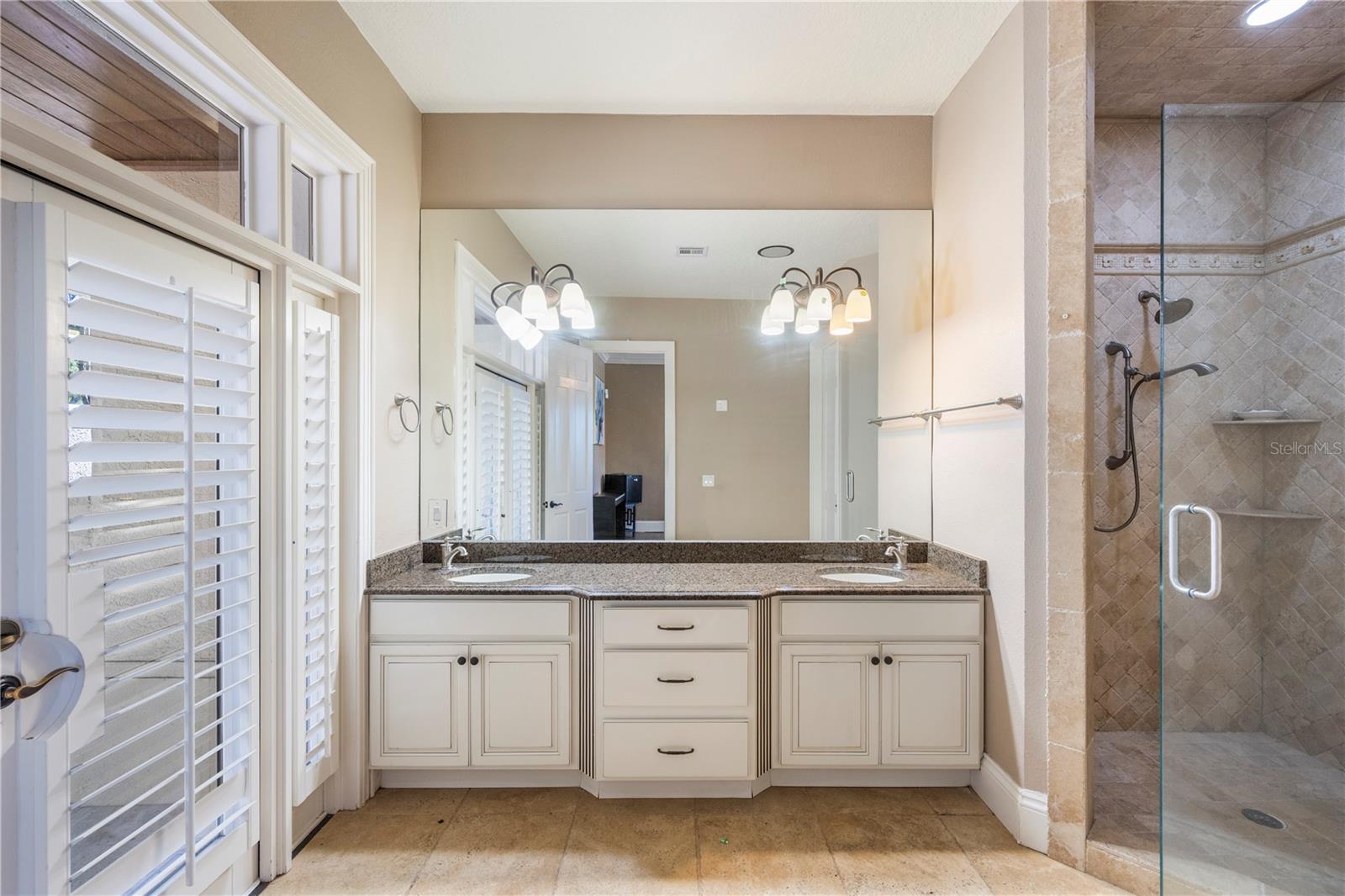 O6397850 Property Photo