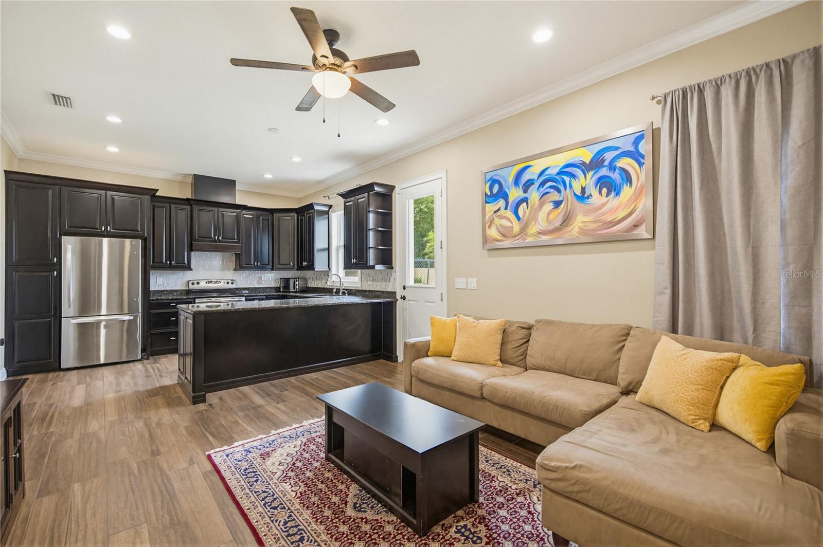 O6397850 Property Photo
