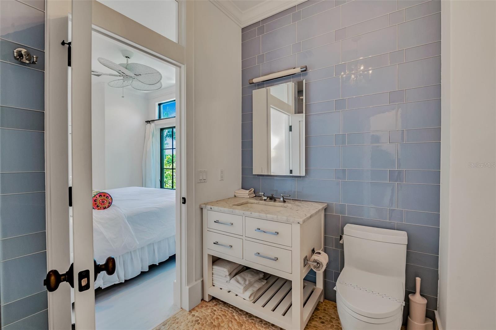 A4689581 Property Photo