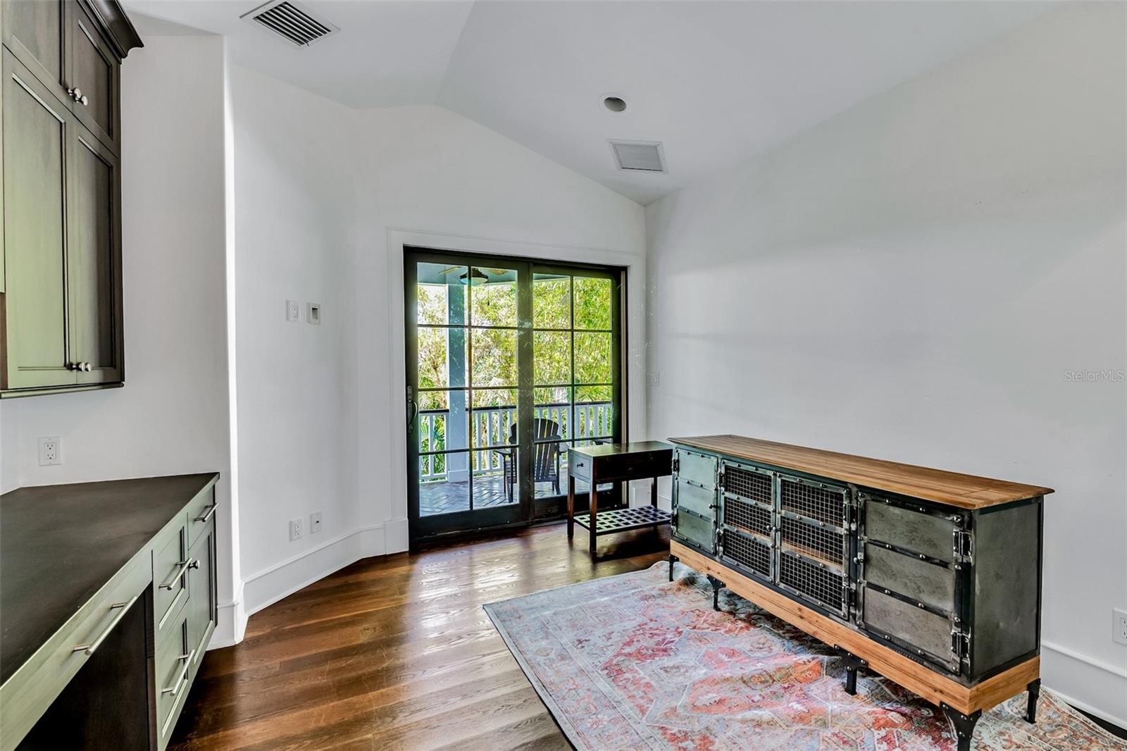A4689581 Property Photo