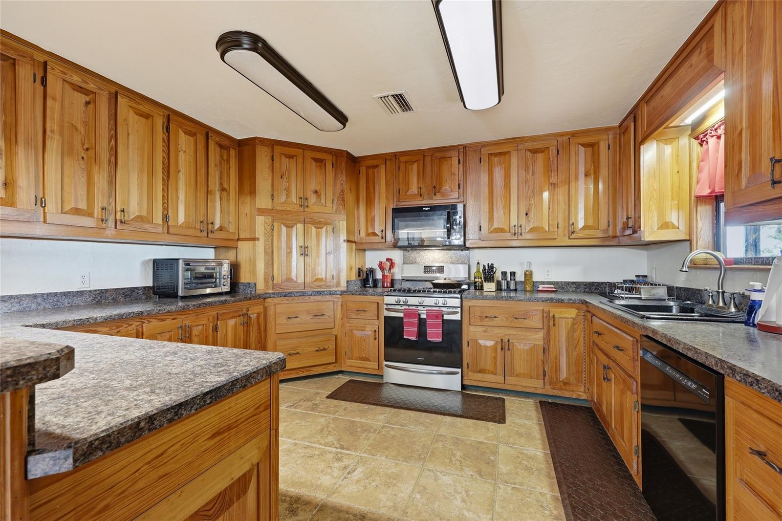 GC539340 Property Photo