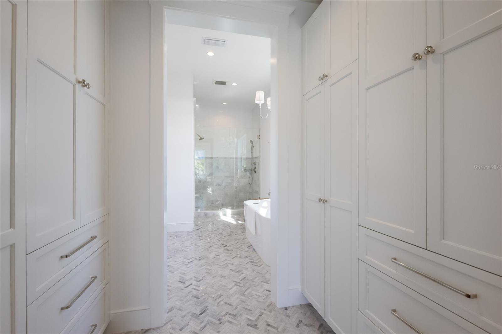 A4689780 Property Photo