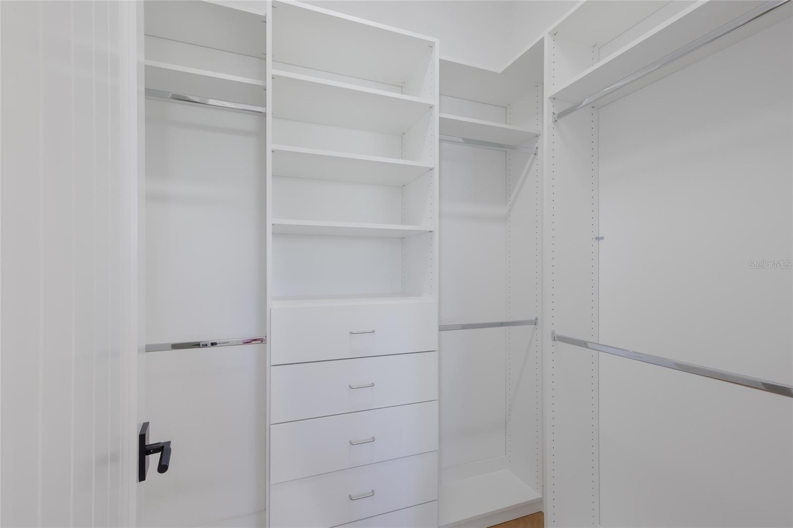 A4689780 Property Photo