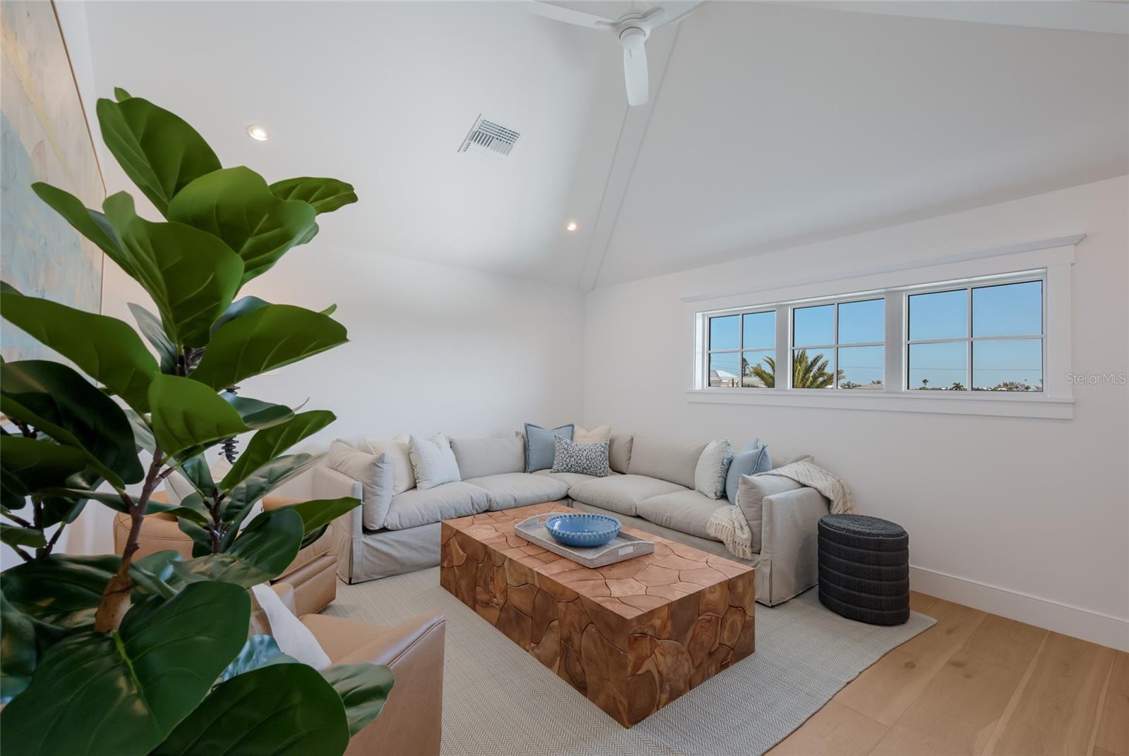 A4689780 Property Photo