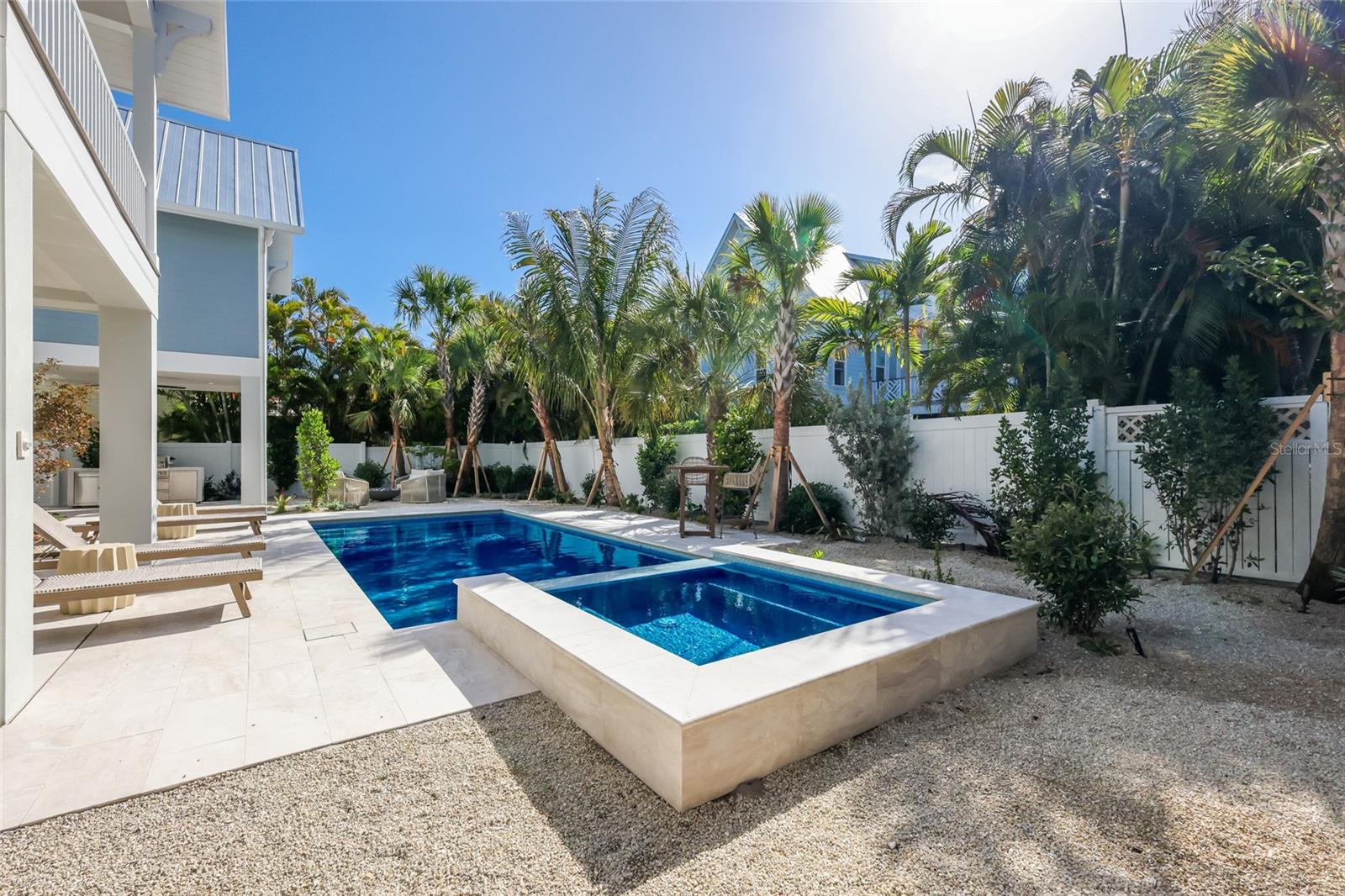 A4689780 Property Photo