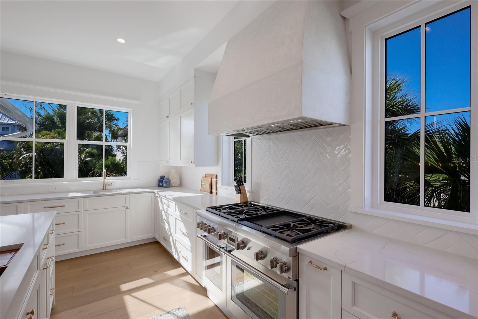 A4689780 Property Photo
