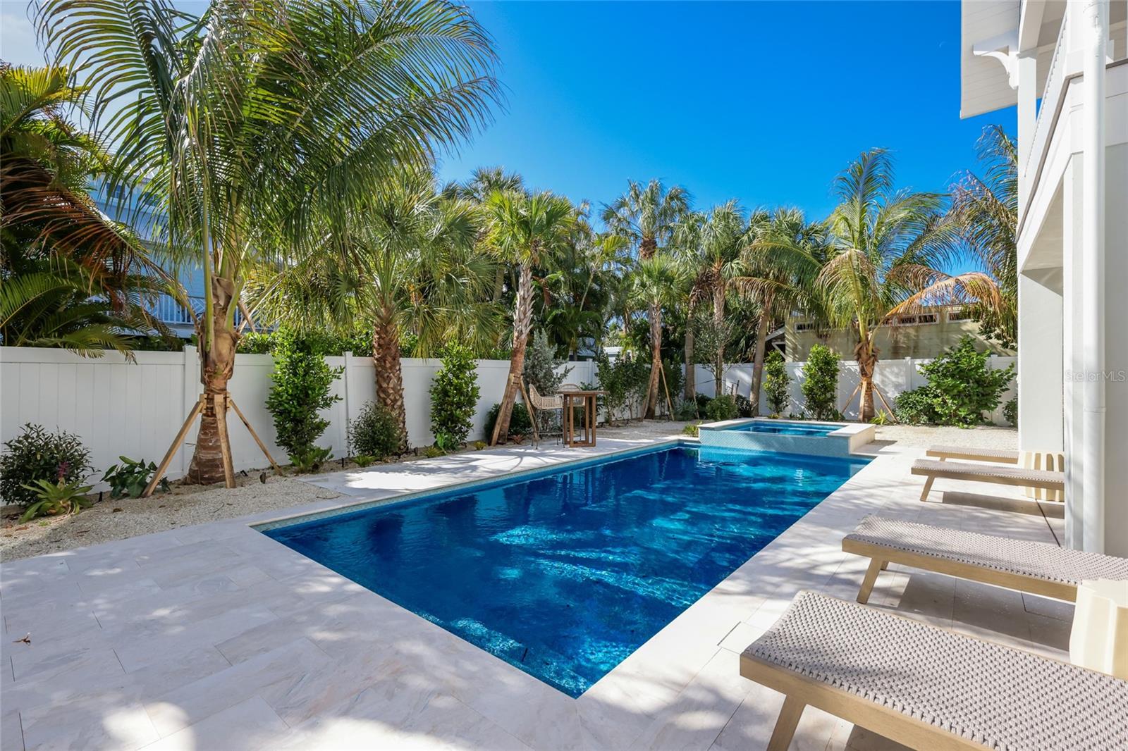 A4689780 Property Photo