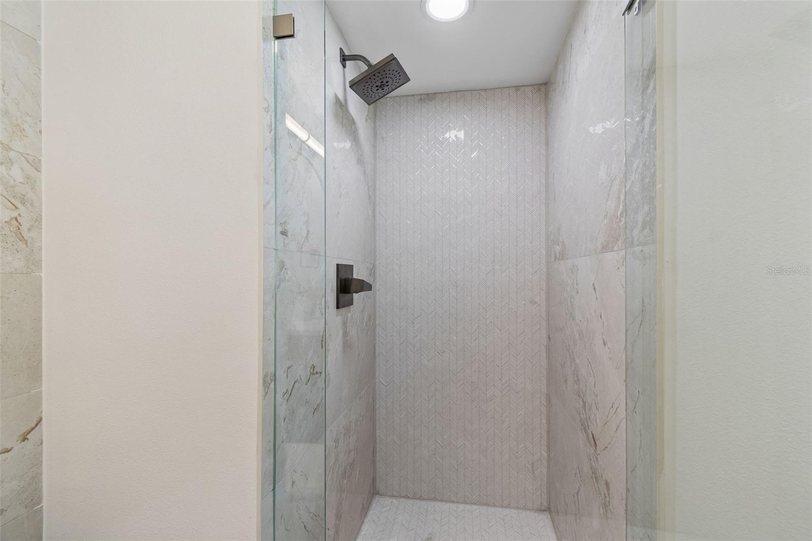 TB8497025 Property Photo