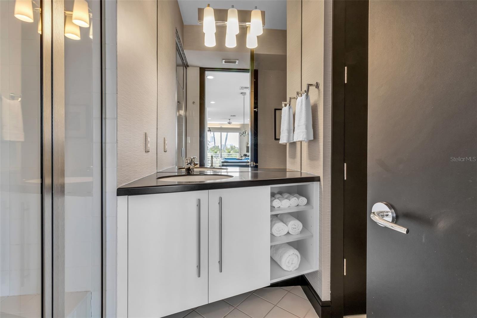 A4690180 Property Photo