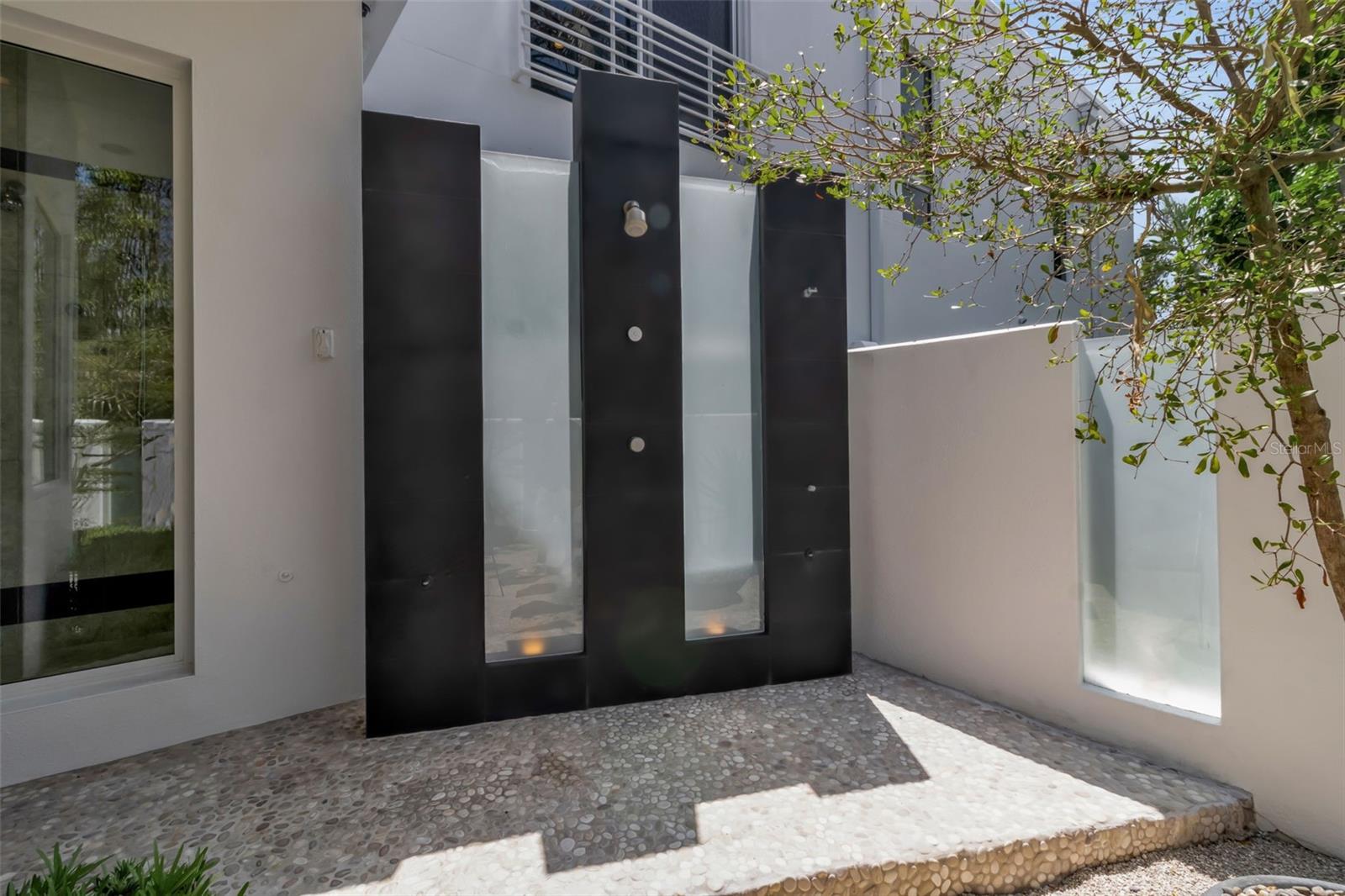 A4690180 Property Photo