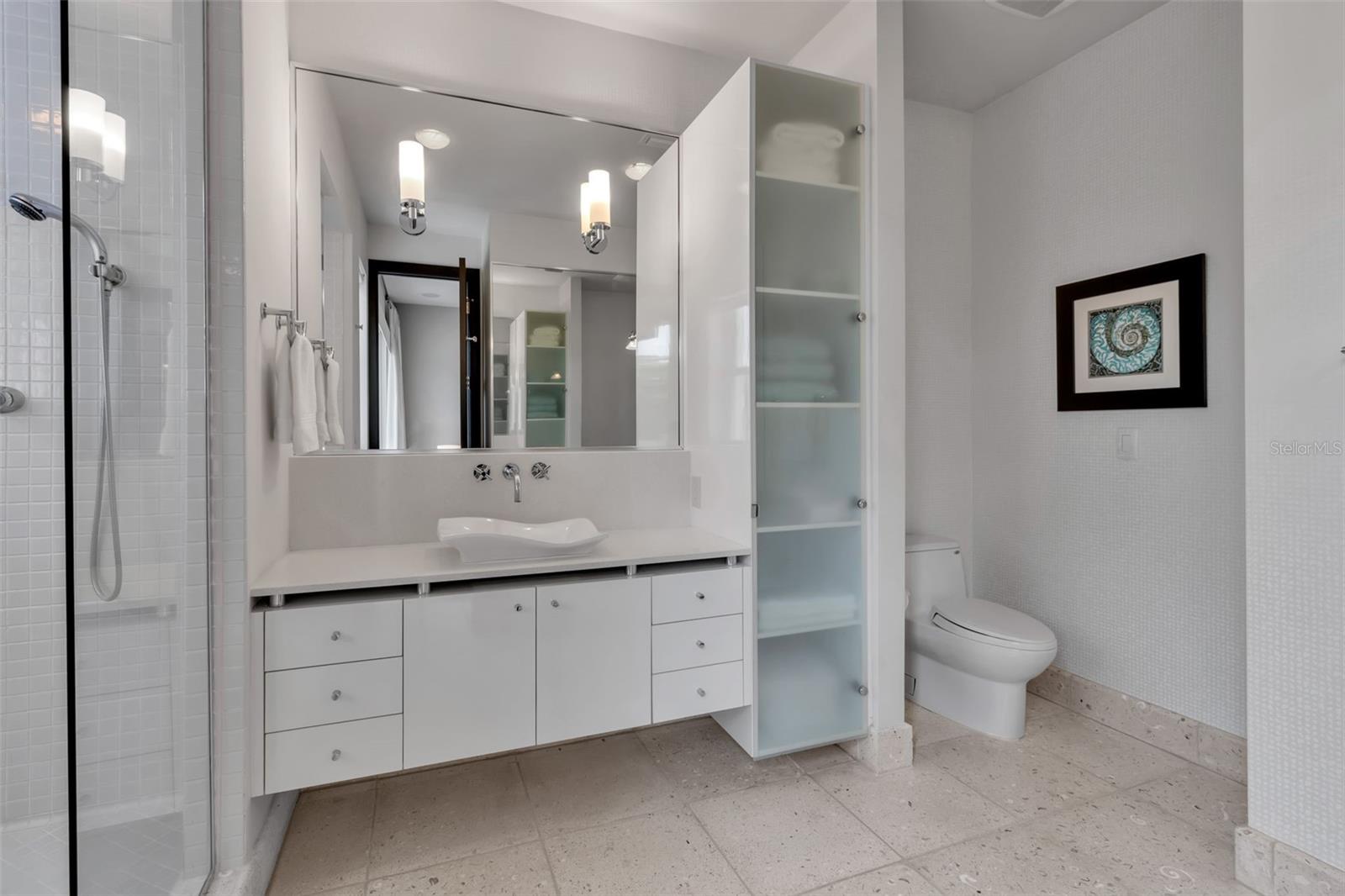 A4690180 Property Photo