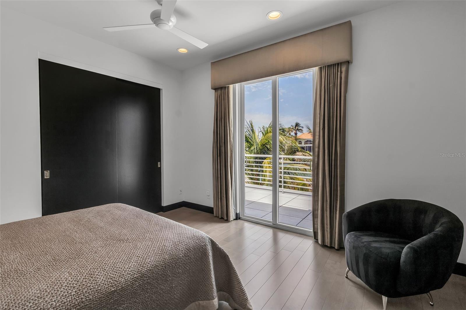 A4690180 Property Photo