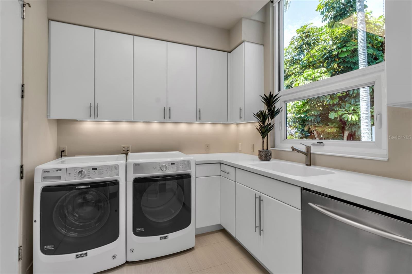 A4690180 Property Photo