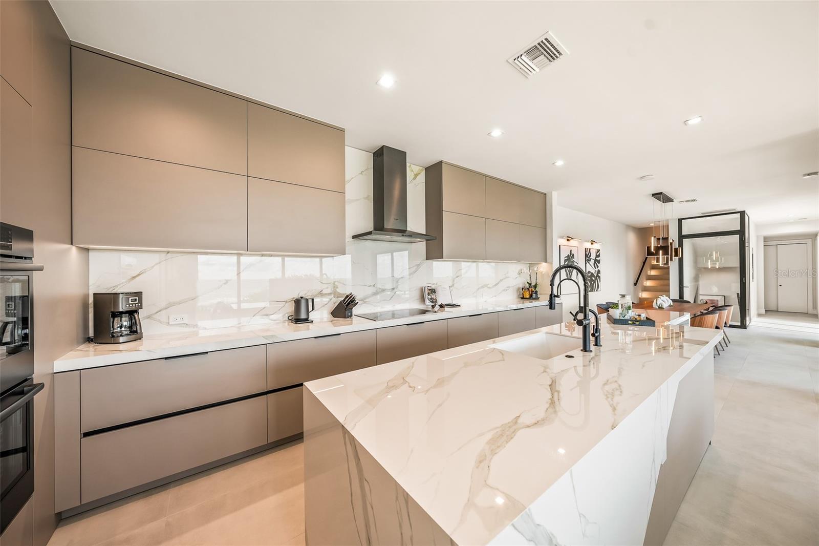 A4690312 Property Photo