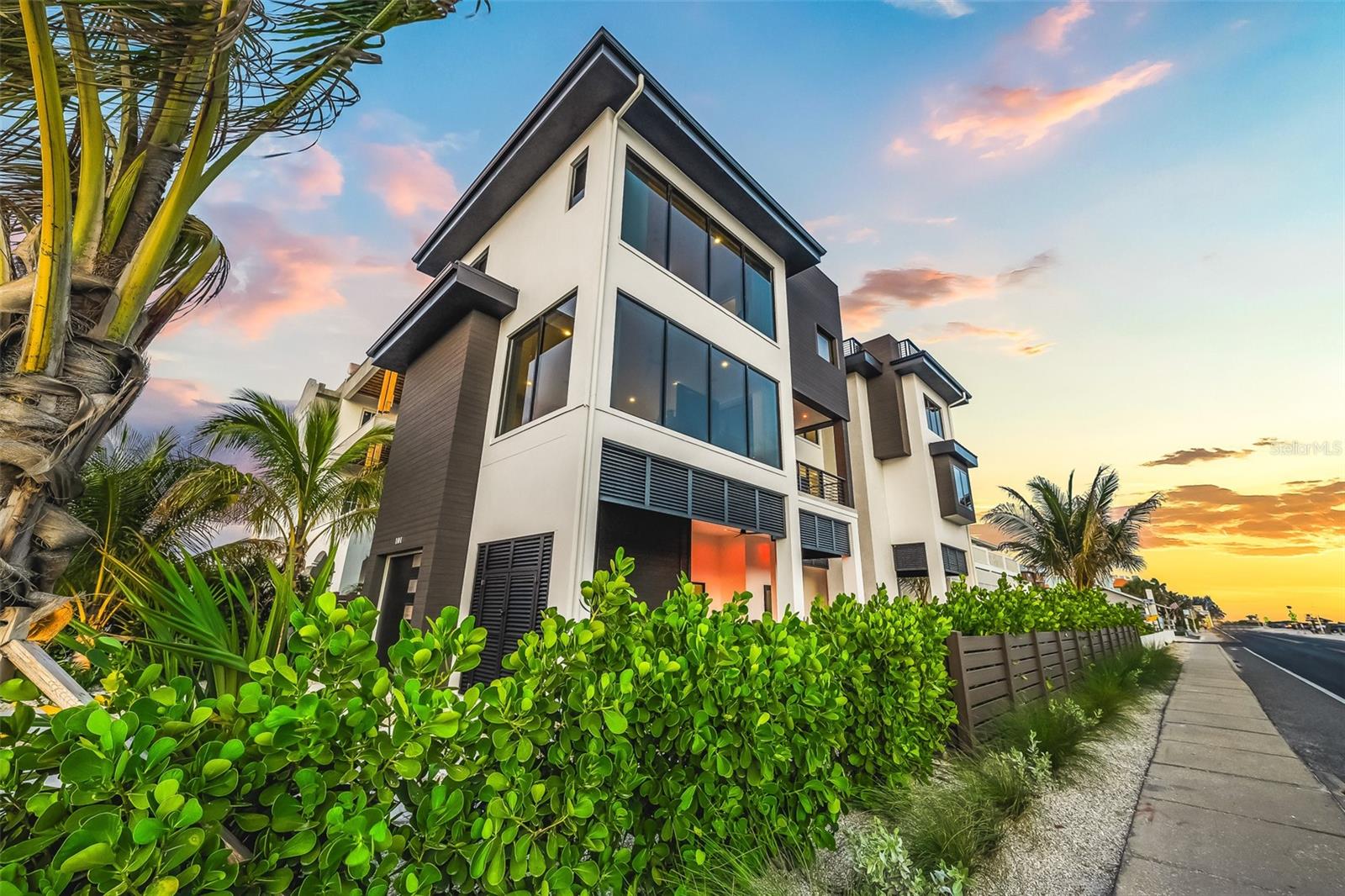 A4690312 Property Photo