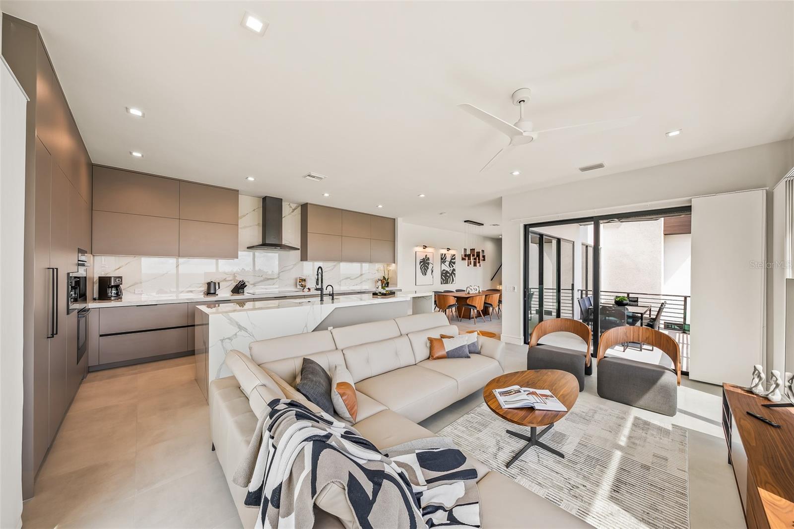 A4690312 Property Photo