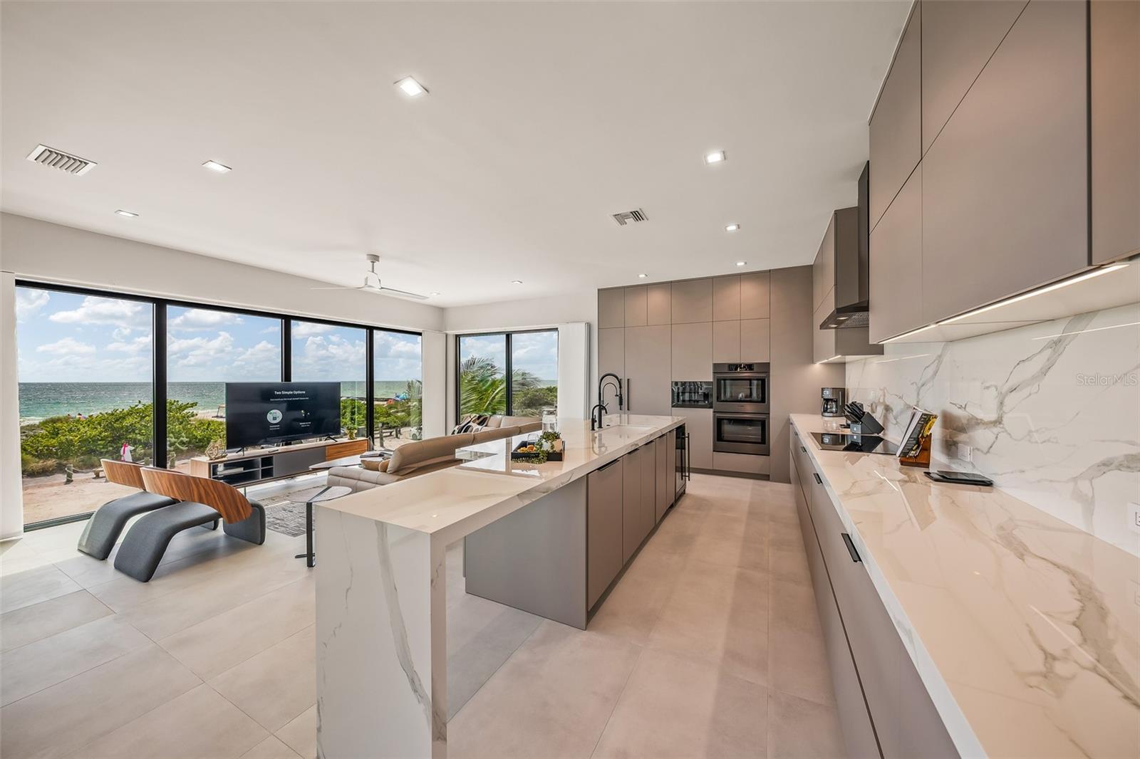 A4690312 Property Photo