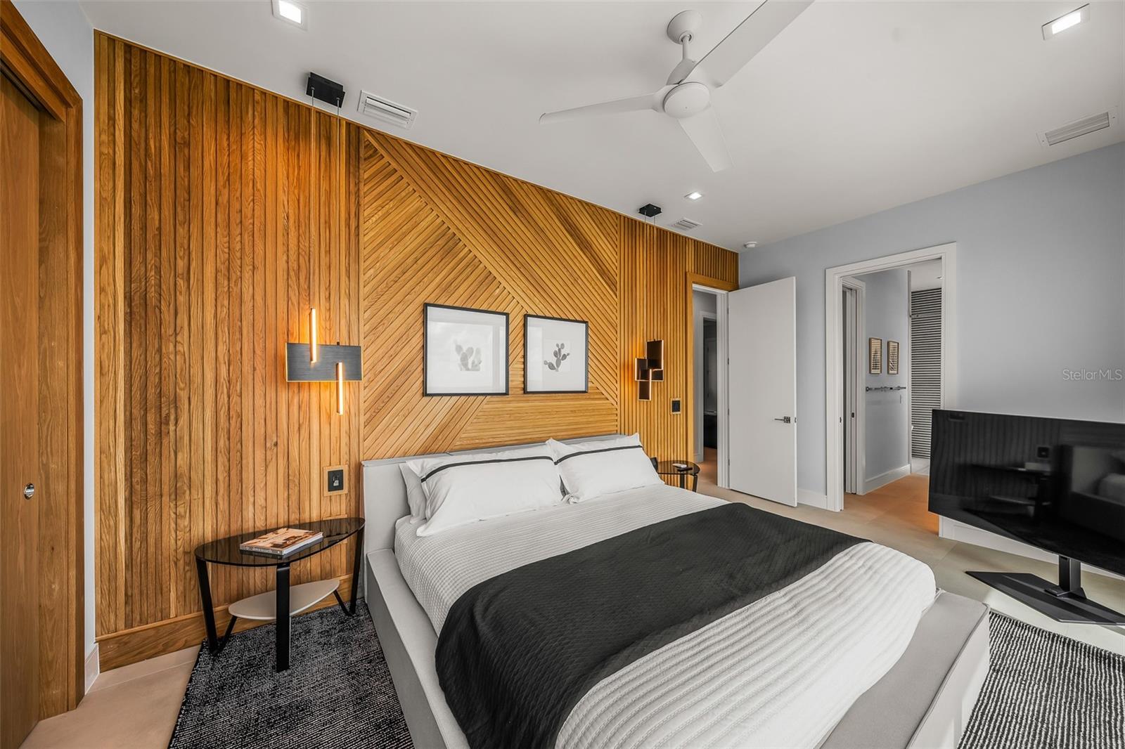 A4690312 Property Photo