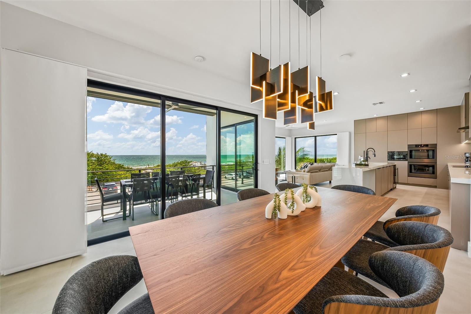 A4690312 Property Photo