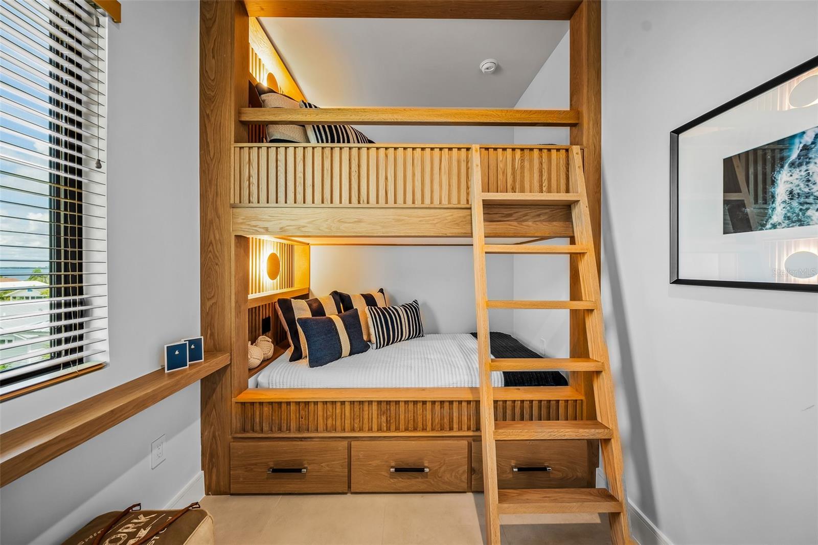A4690312 Property Photo