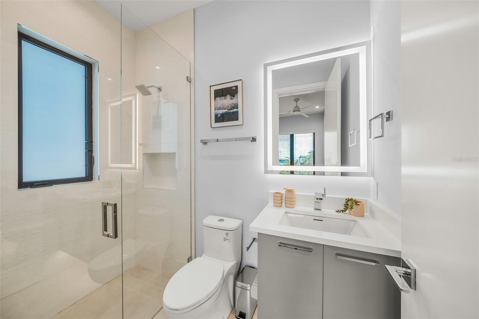 A4690312 Property Photo
