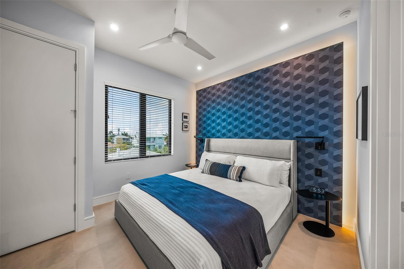 A4690312 Property Photo