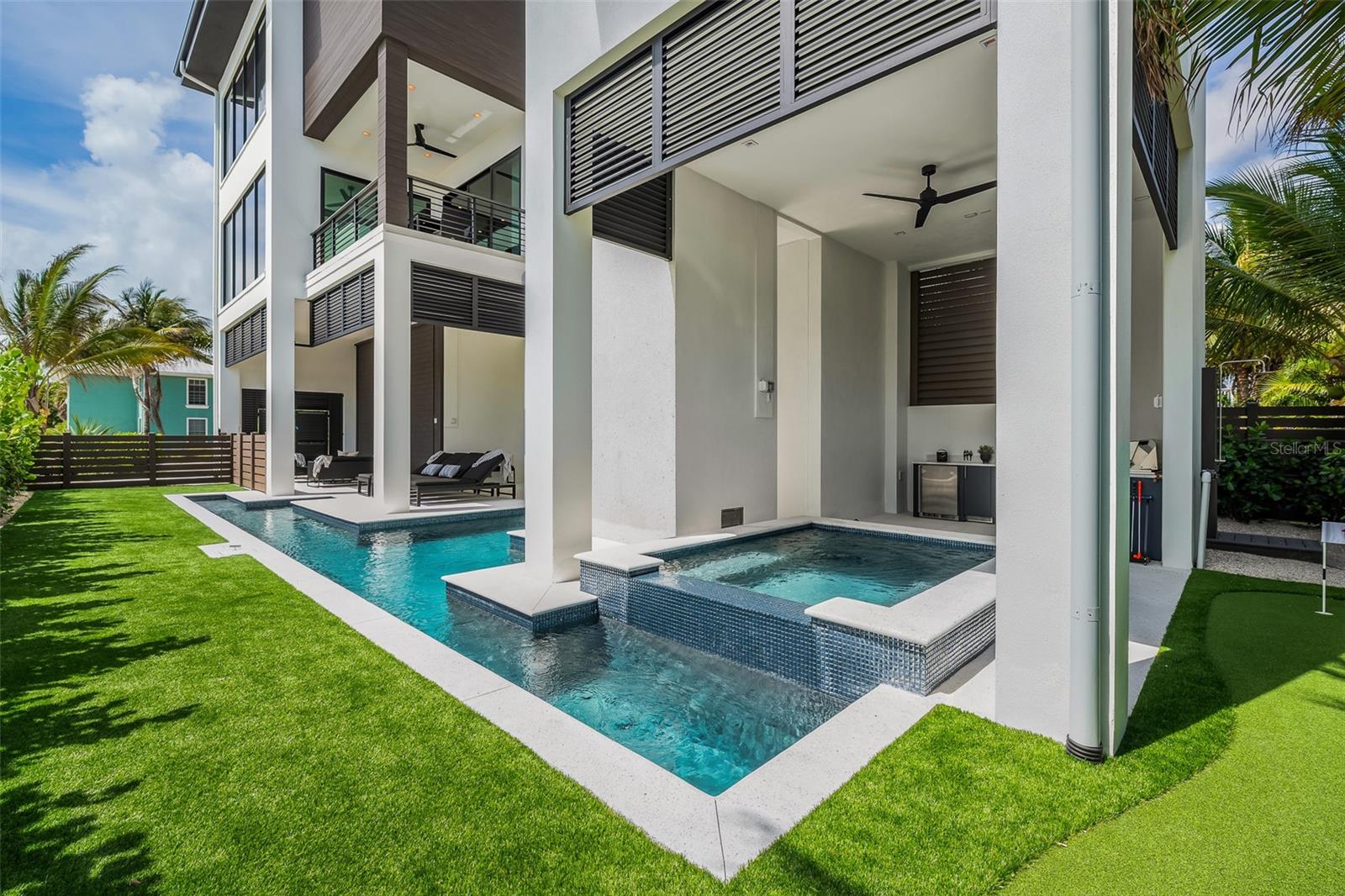 A4690312 Property Photo
