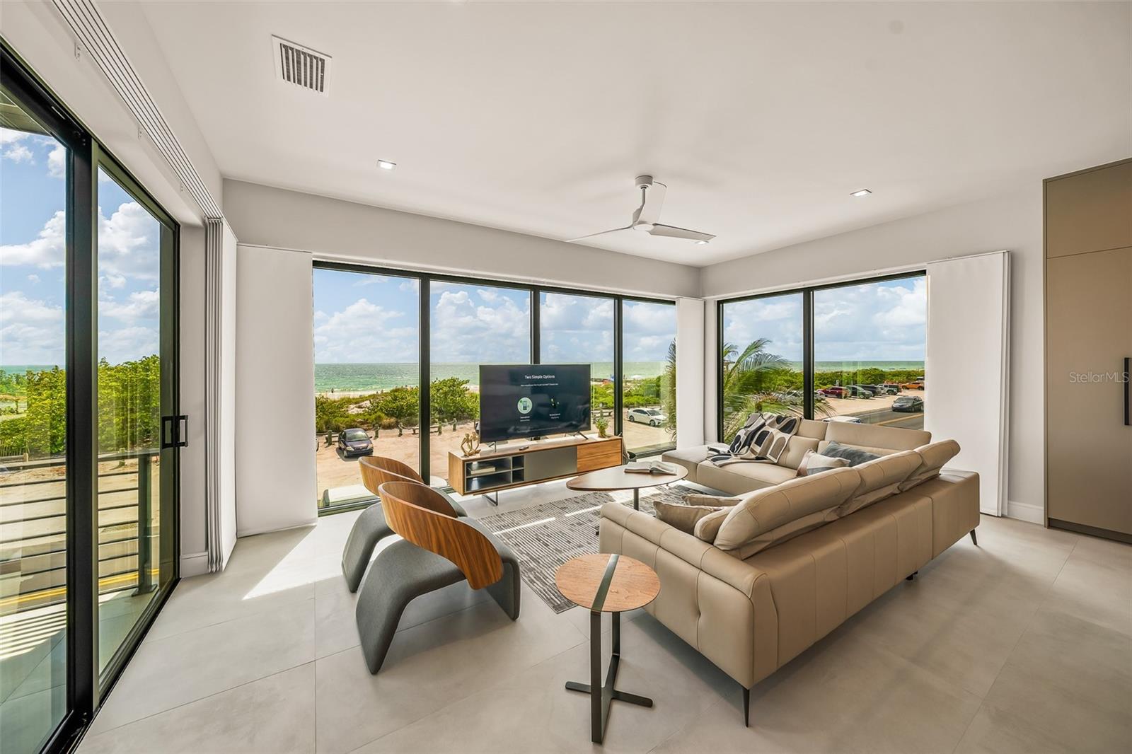 A4690312 Property Photo