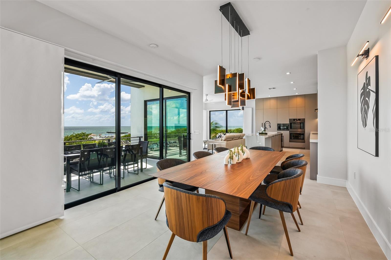 A4690312 Property Photo