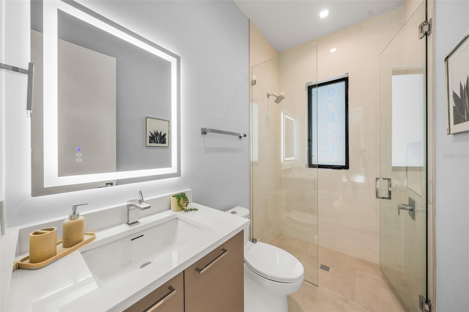 A4690312 Property Photo