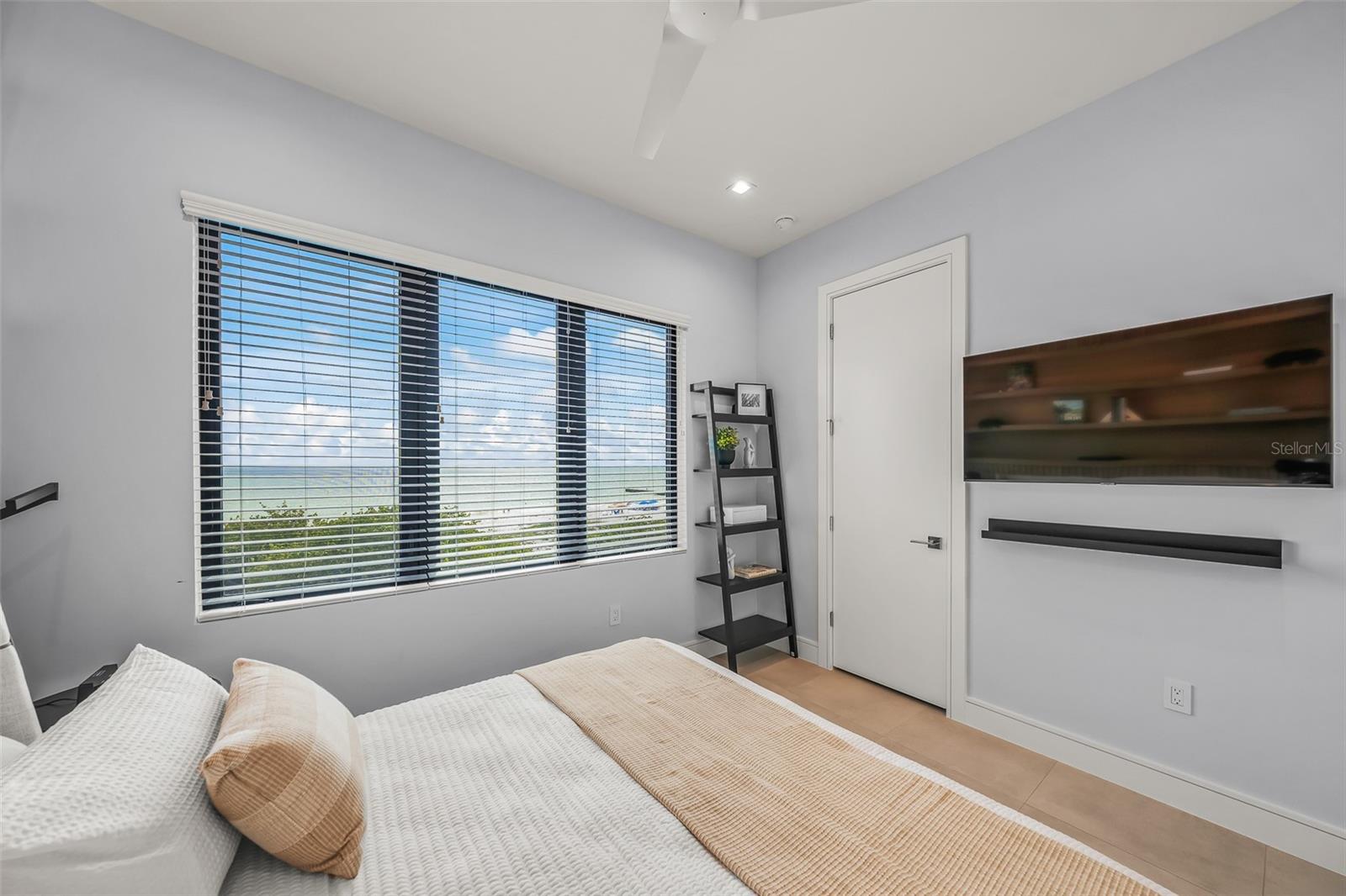 A4690312 Property Photo