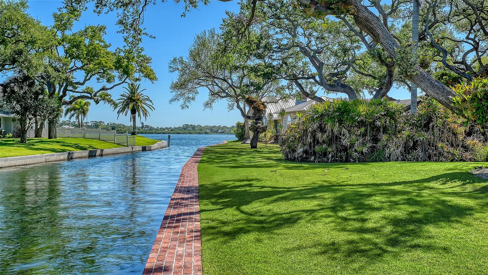 A4690355 Property Photo