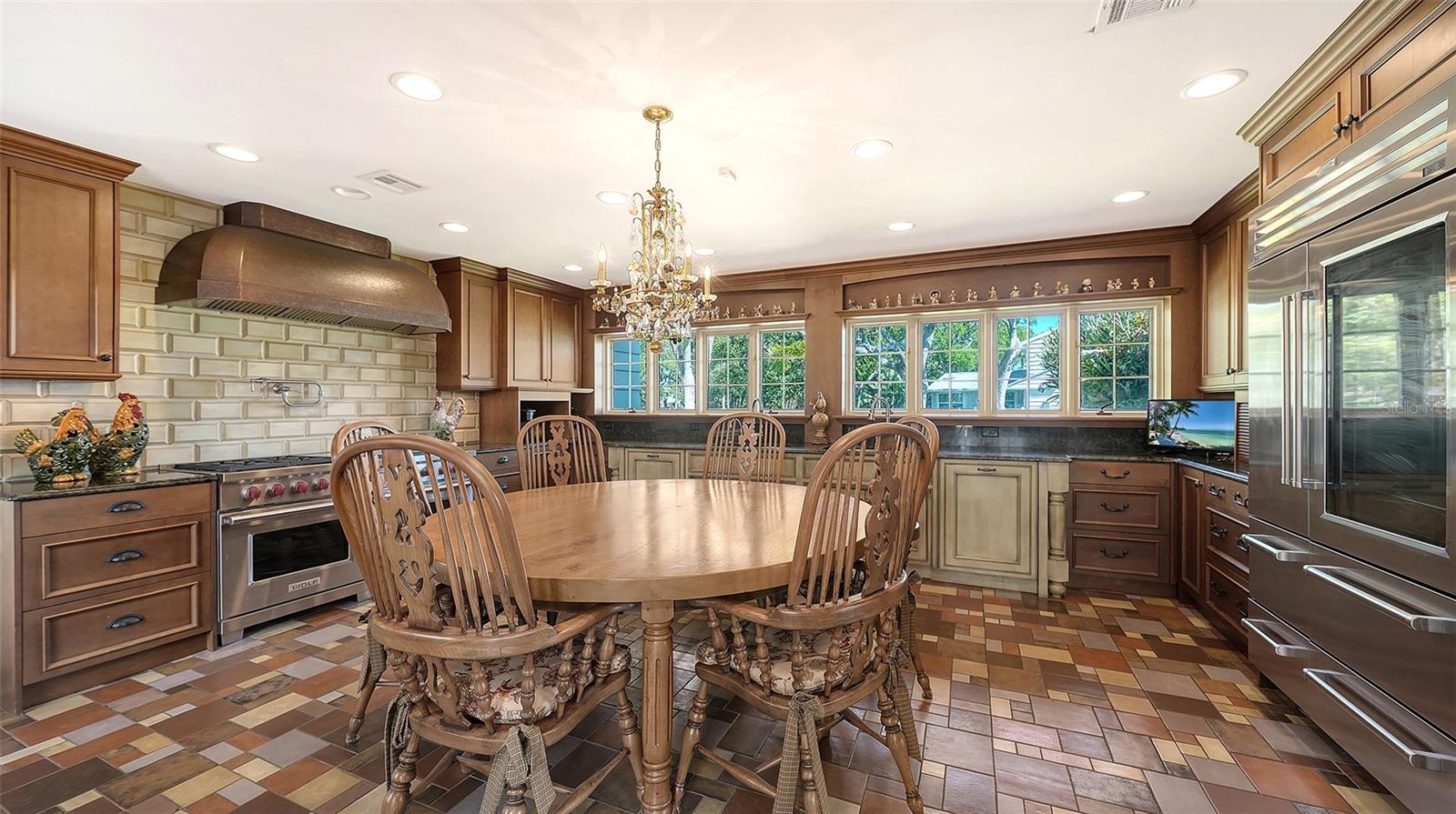 A4690355 Property Photo