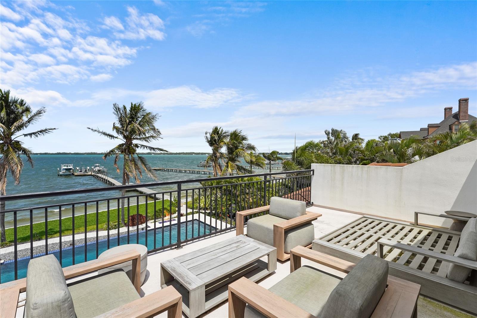 A4690949 Property Photo