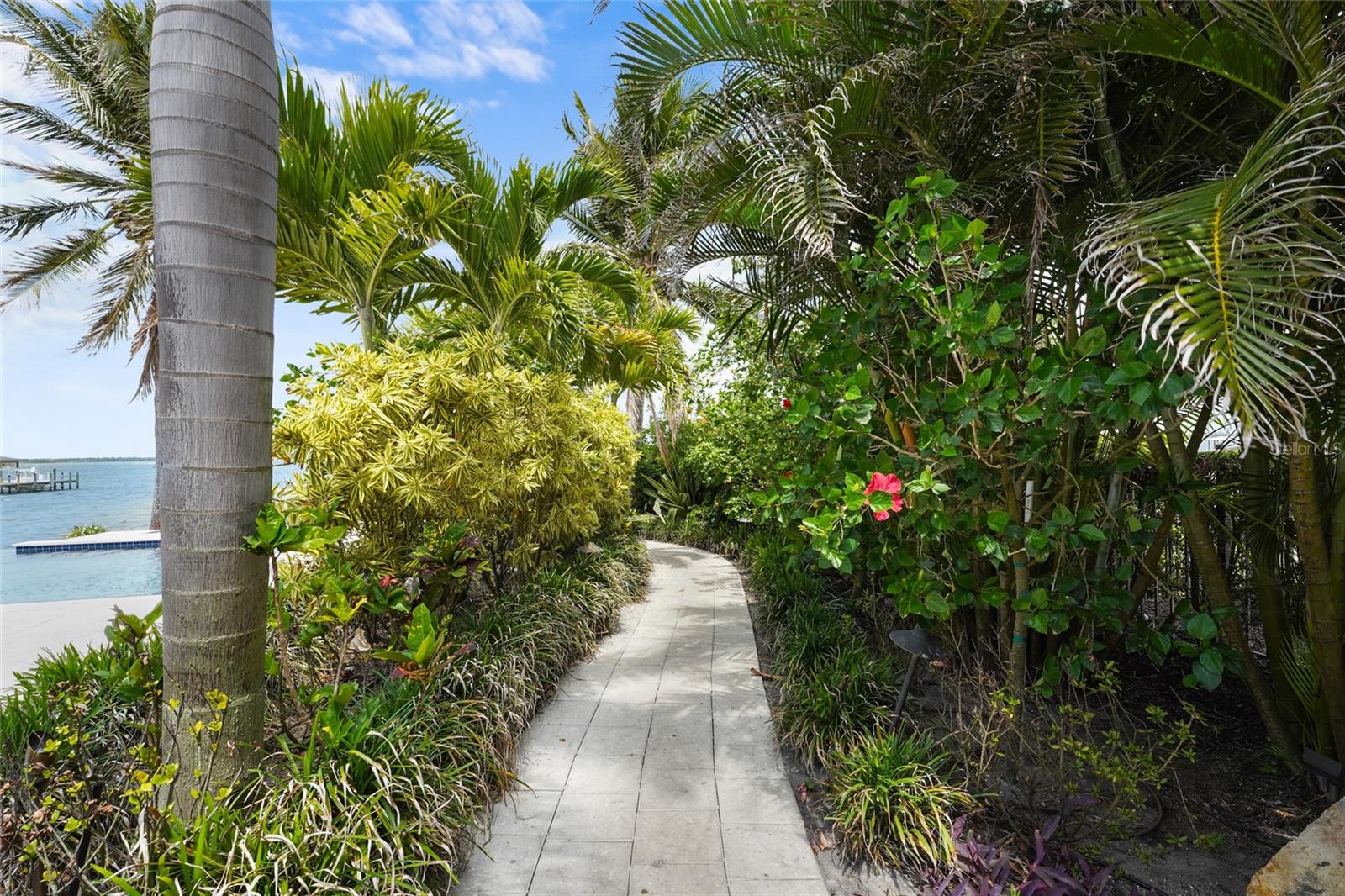 A4690949 Property Photo
