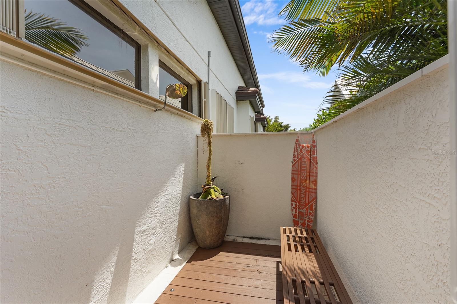 A4690949 Property Photo